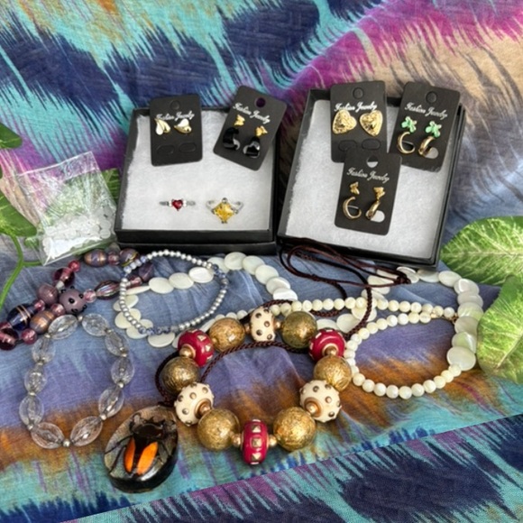 Colorful Beads and Jewelry Assortment, New & Pre-Owned & Some Vintage - Picture 7 of 8